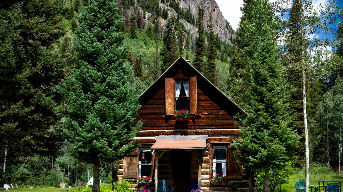 http://www.edrants.com/wp-content/uploads/2022/11/mountaincabin-1200x675.jpg